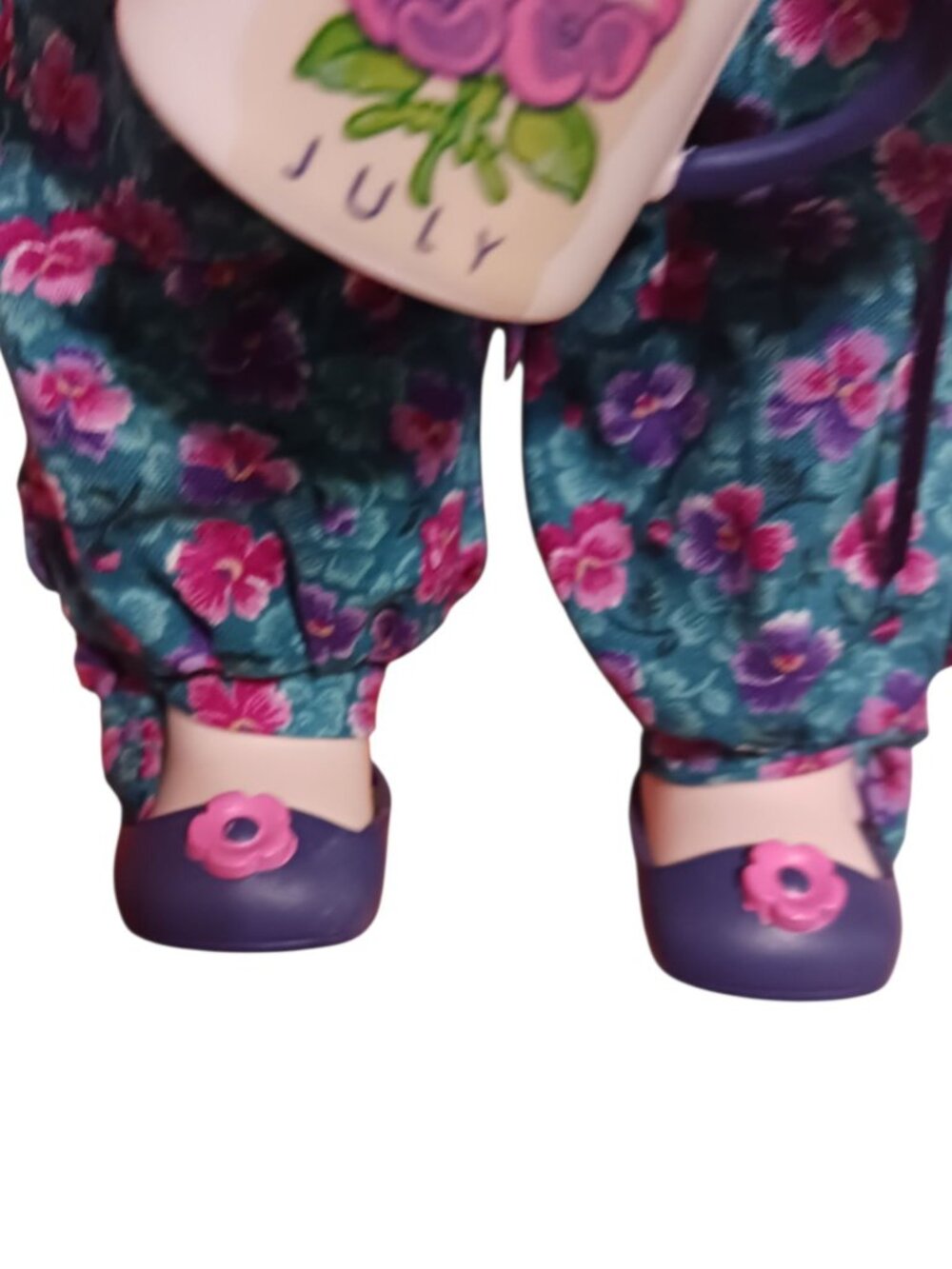 Precious Moments–style collectible doll a July month Pansy gardening doll "13" - Picture 7 of 9